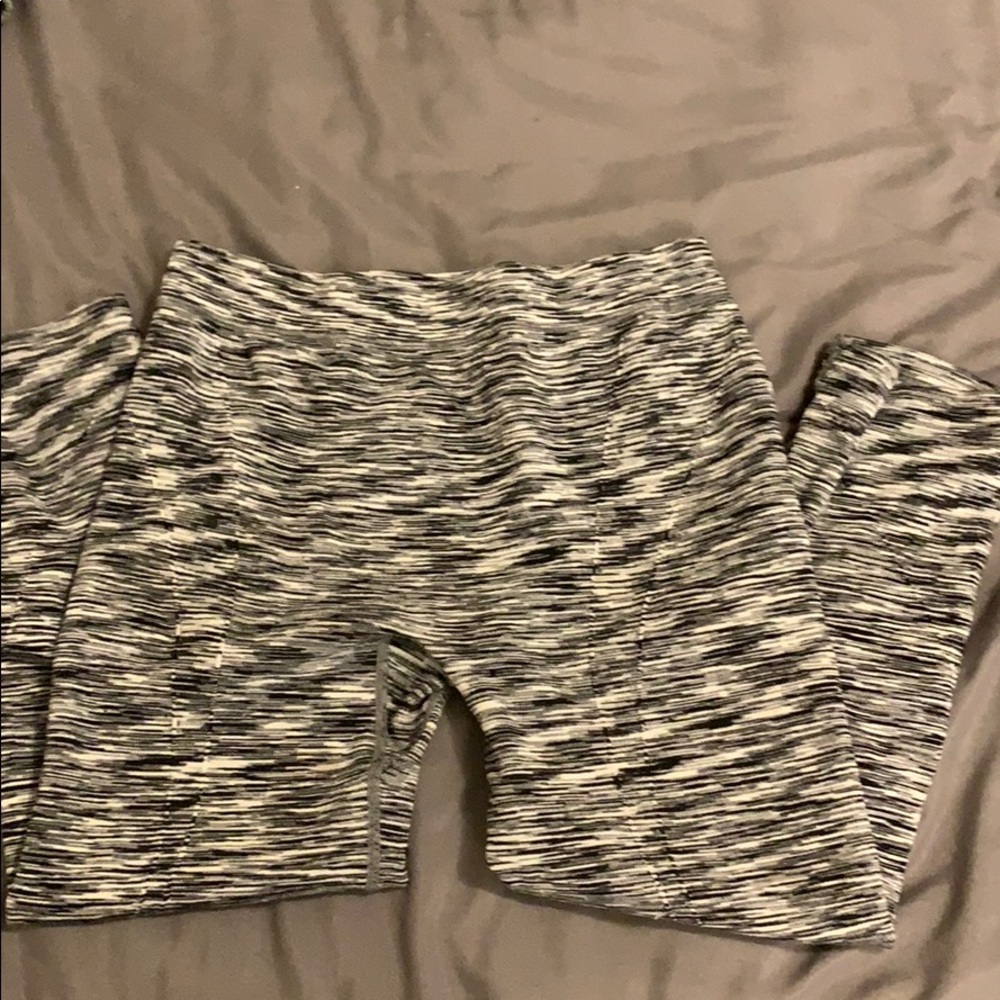 Capri black and white girls leggings